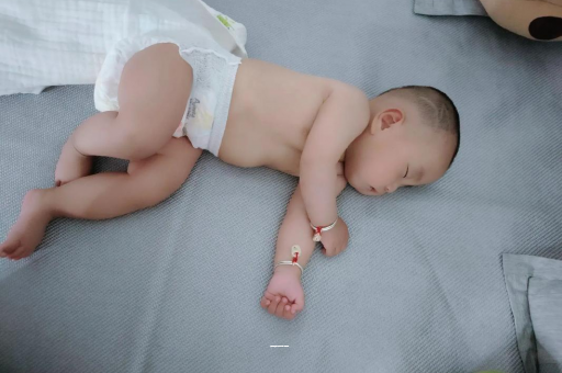 瓦房店孕妇肚子一跳一跳